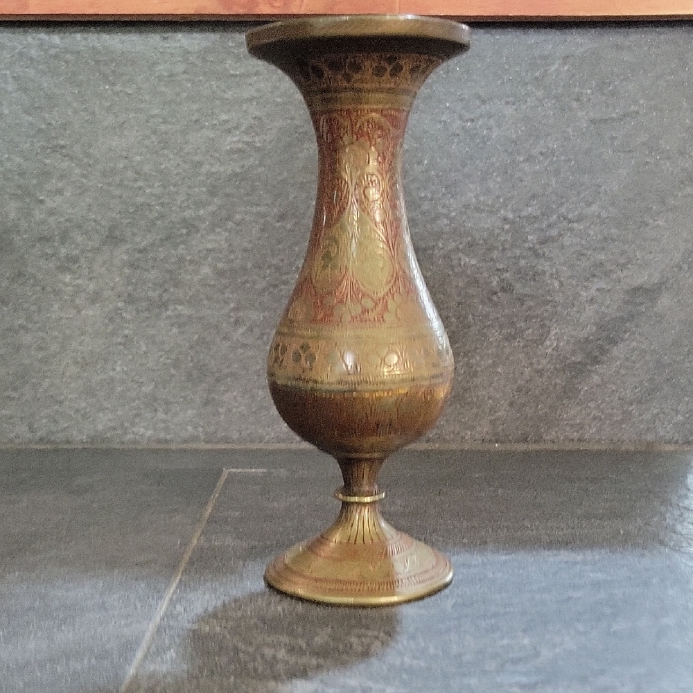 Elegant Brass Vase with Intricate Patterns